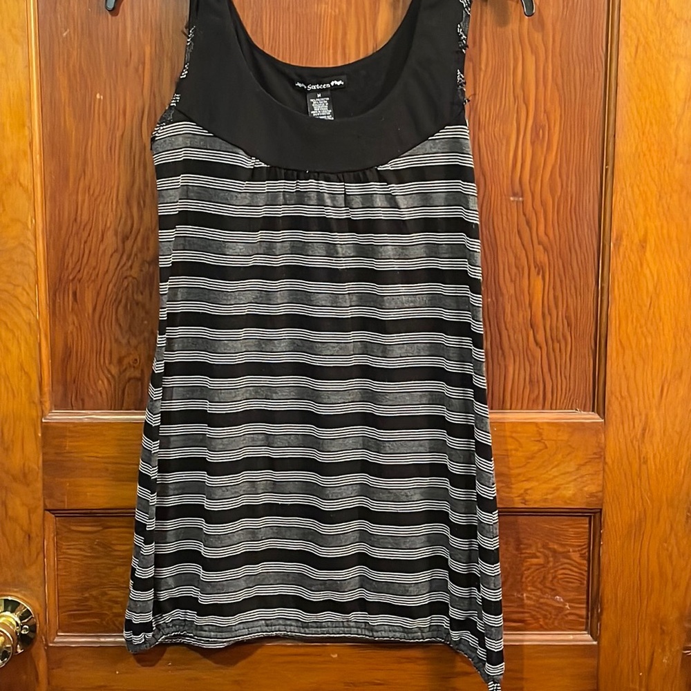 Tank sz Medium